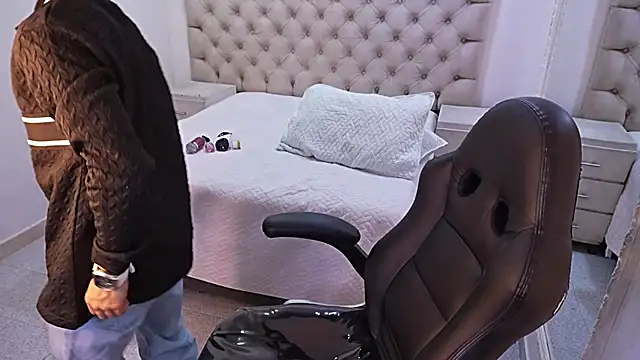 JhoanLeandro online show from March 3, 7:04 am