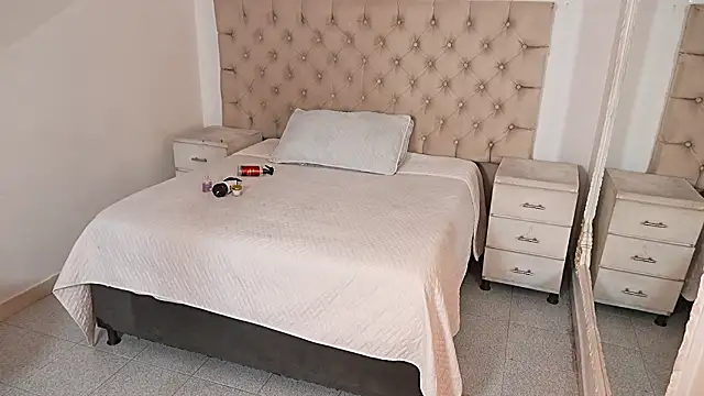 JhoanLeandro online show from March 5, 4:09 am