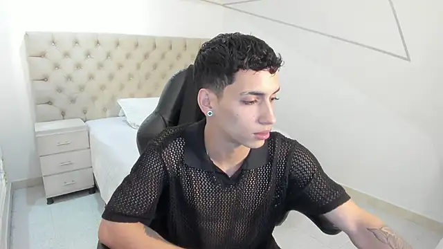 JhoanLeandro online show from September 22, 6:08 am