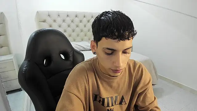 JhoanLeandro online show from October 31, 4:31 am