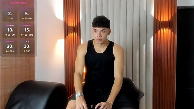 Snapshot of Justin_mack chatting on October 8, 11:45 am Justin mack online show from October 8, 11:45 am