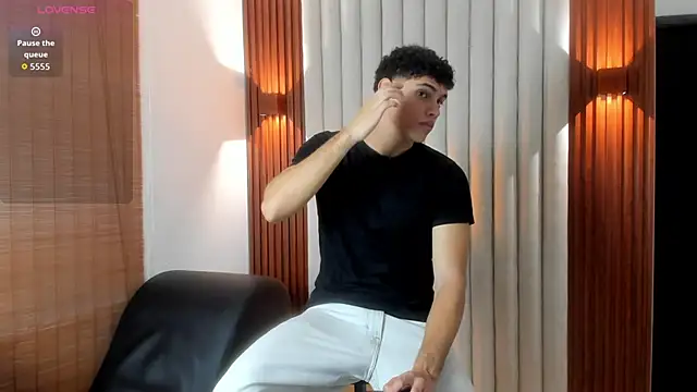 Snapshot of Justin_mack chatting on September 19, 11:36 am Justin mack online show from September 19, 11:36 am