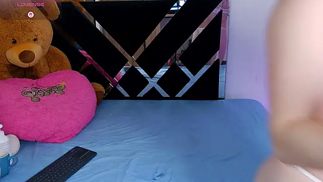 CatalinaSmith1 online show from March 3, 9:05 am