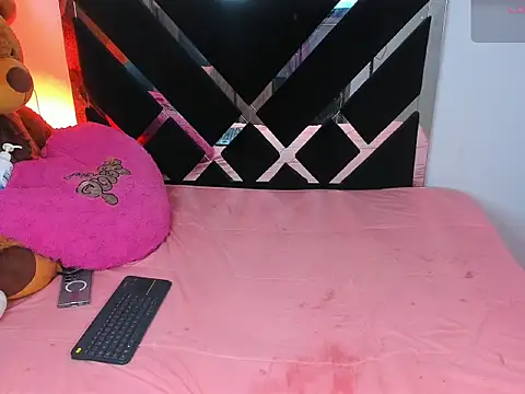 CatalinaSmith1 online show from November 12, 10:35 pm