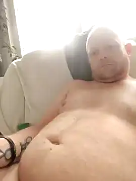 Snapshot of bouraktom6 chatting on December 2, 7:54 am bouraktom6 online show from December 2, 7:54 am