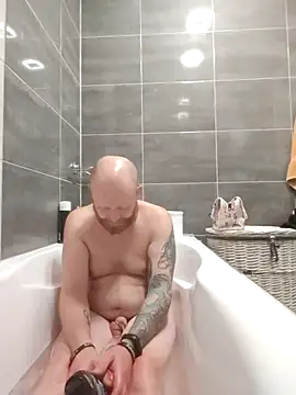 Snapshot of bouraktom6 chatting on September 29, 12:06 am bouraktom6 online show from September 29, 12:06 am