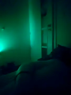 Snapshot of bouraktom6 chatting on October 18, 4:36 am bouraktom6 online show from October 18, 4:36 am