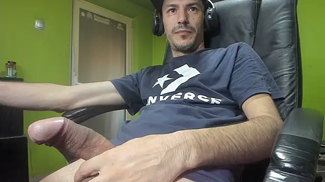 BigCumShoot online show from April 8, 5:20 am