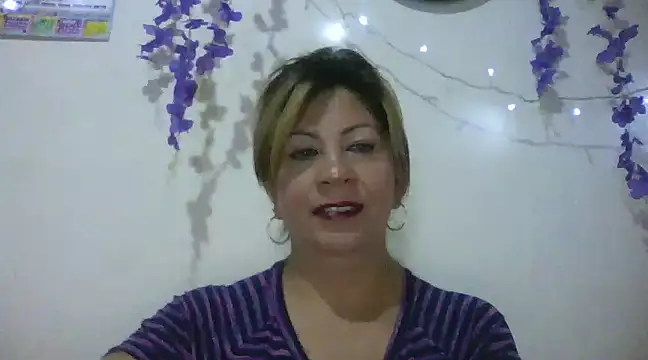 Snapshot of xxsexycutexxx chatting on February 18, 2:59 pm xxsexycutexxx online show from February 18, 2:59 pm