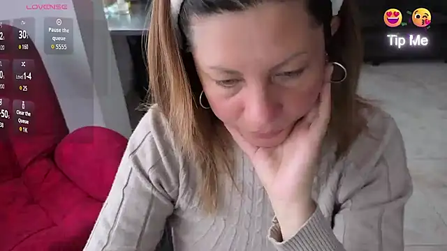 Snapshot of xxsexycutexxx chatting on October 16, 11:07 am xxsexycutexxx online show from October 16, 11:07 am