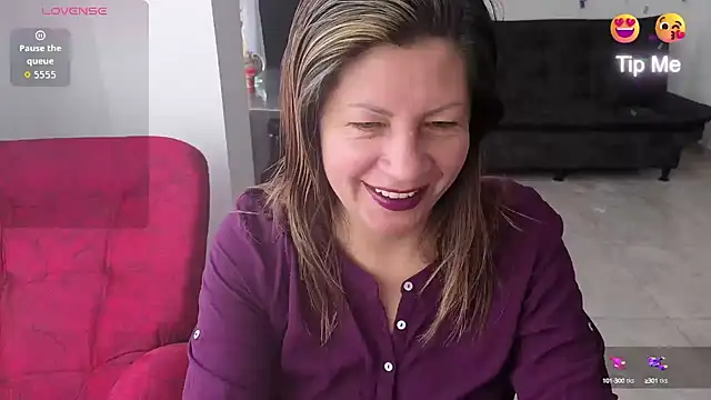 Snapshot of xxsexycutexxx chatting on October 6, 12:28 pm xxsexycutexxx online show from October 6, 12:28 pm