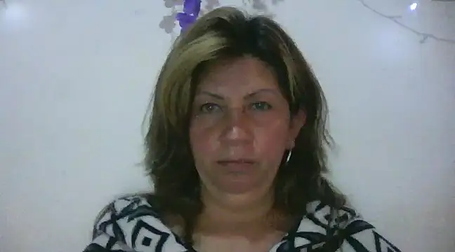 Snapshot of xxsexycutexxx chatting on February 14, 5:25 pm xxsexycutexxx online show from February 14, 5:25 pm