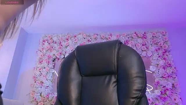 Snapshot of AmaiaHaywood chatting on December 4, 5:39 am AmaiaHaywood online show from December 4, 5:39 am