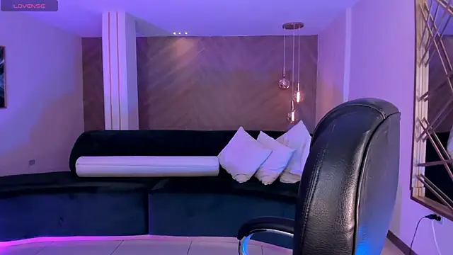 Snapshot of AmaiaHaywood chatting on December 18, 5:56 am AmaiaHaywood online show from December 18, 5:56 am