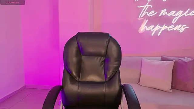 Snapshot of AmaiaHaywood chatting on November 11, 5:35 am AmaiaHaywood online show from November 11, 5:35 am