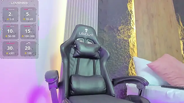 Snapshot of dalila_harris chatting on November 14, 8:01 pm dalila harris online show from November 14, 8:01 pm