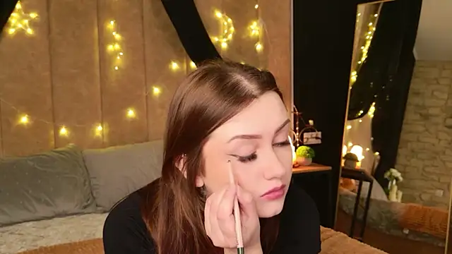 Kendra Parlow online show from February 16, 8:18 pm