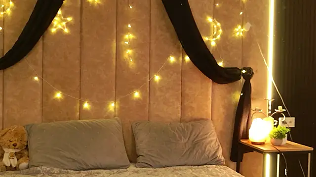 Kendra Parlow online show from February 26, 8:42 pm