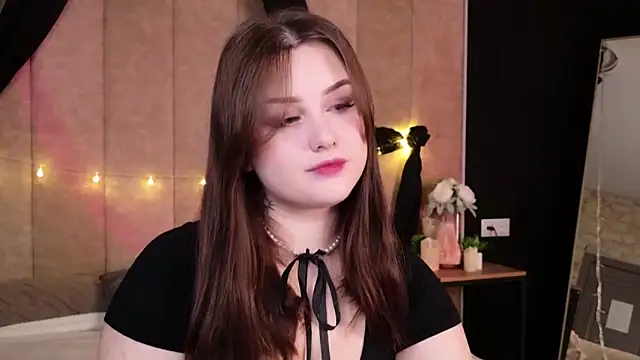 Snapshot of Kendra_Parlow chatting on October 13, 8:21 pm Kendra Parlow online show from October 13, 8:21 pm