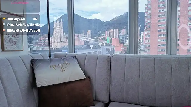 Daphne chers online show from April 7, 7:37 pm