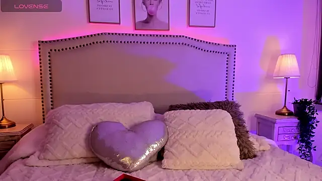 Daphne chers online show from April 15, 10:10 am