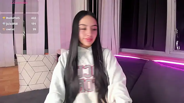 Daphne chers online show from February 13, 10:37 am