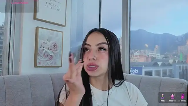 Daphne chers online show from March 7, 9:31 pm