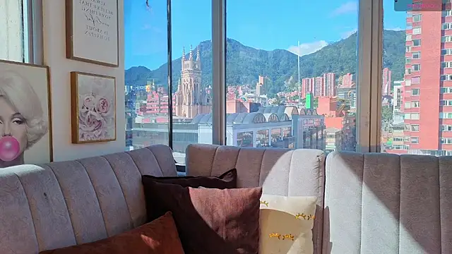 Daphne chers online show from October 24, 7:57 pm