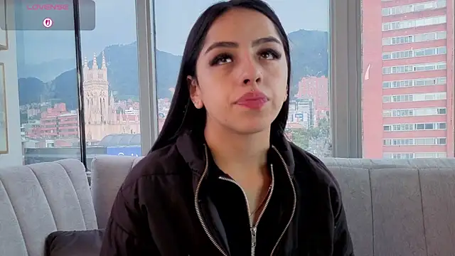 Daphne chers online show from April 14, 8:25 pm