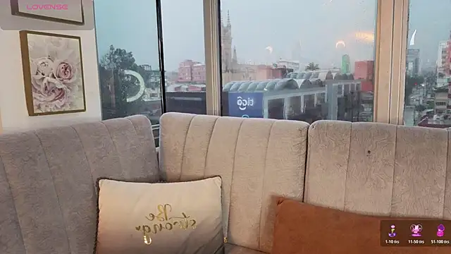 Daphne chers online show from March 9, 8:01 pm