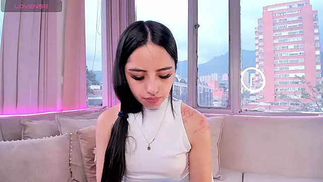 Daphne chers online show from December 1, 7:59 pm