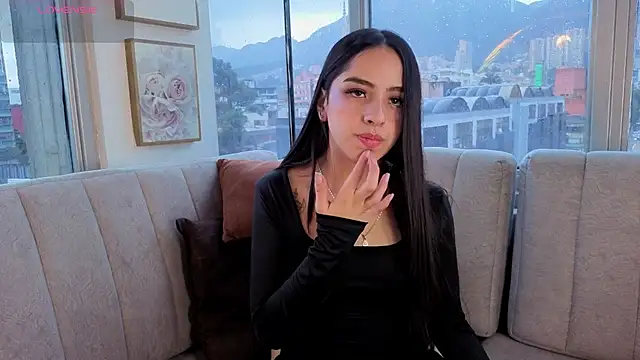 Daphne chers online show from February 6, 8:49 pm