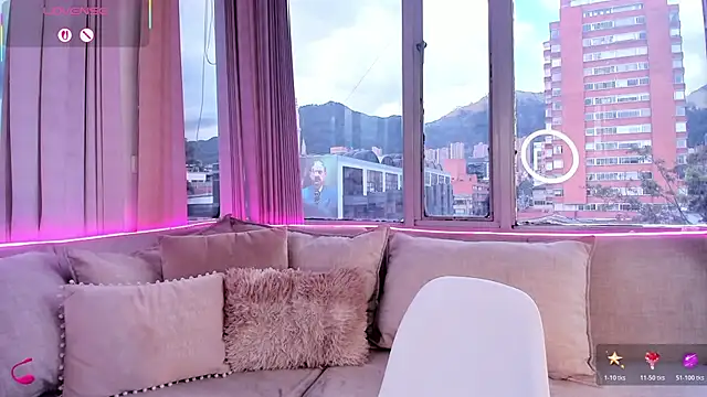 Daphne chers online show from December 3, 8:08 pm