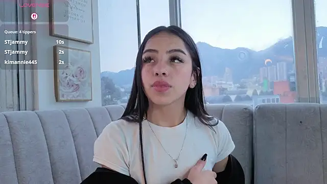 Daphne chers online show from March 8, 3:37 pm