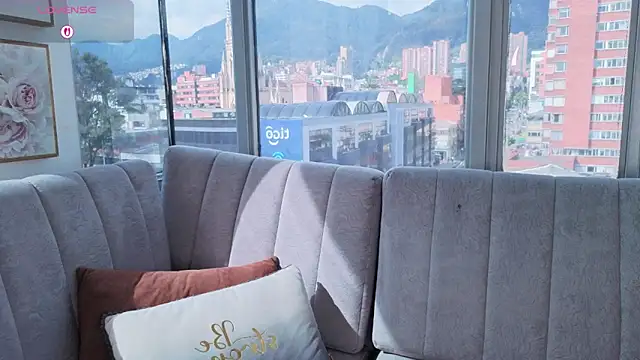 Daphne chers online show from March 11, 8:03 pm