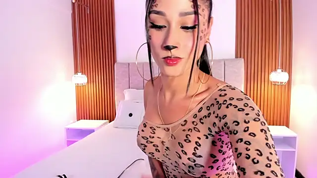 khloe-sweet online show from October 28, 1:32 pm