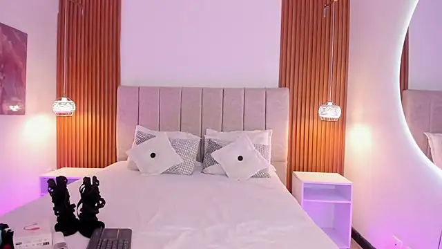 khloe-sweet online show from February 12, 12:27 pm