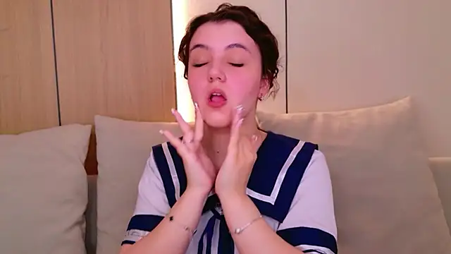 Pauline Heaven online show from June 16, 5:51 am