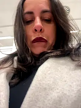 laarti online show from November 21, 6:40 pm