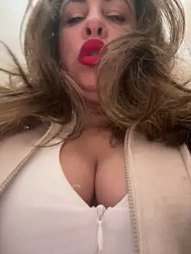 laarti online show from March 8, 9:45 am