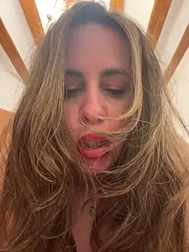 Snapshot of laarti chatting on February 20, 9:28 pm laarti online show from February 20, 9:28 pm