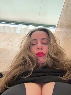 Snapshot of laarti chatting on March 2, 8:32 am laarti online show from March 2, 8:32 am