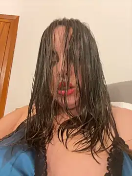 laarti online show from December 1, 3:35 pm