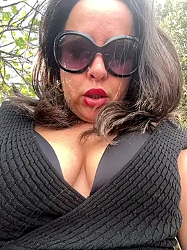 laarti online show from October 23, 12:26 pm