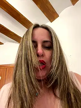 Snapshot of laarti chatting on January 7, 11:32 pm laarti online show from January 7, 11:32 pm