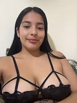 Snapshot of ariana_sweet87 chatting on December 21, 6:31 pm ariana sweet87 online show from December 21, 6:31 pm