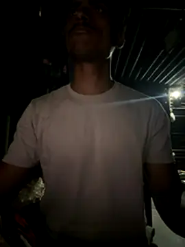 Snapshot of Loveinsync chatting on November 28, 8:58 am Loveinsync online show from November 28, 8:58 am