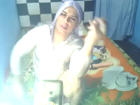 Snapshot of DivinaTransStrella chatting on March 3, 5:05 am DivinaTransStrella online show from March 3, 5:05 am