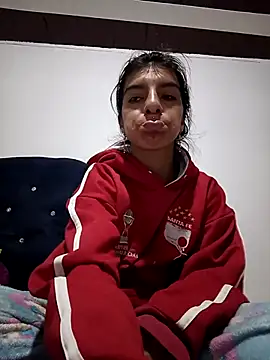 Snapshot of Ariell_Kieran chatting on February 18, 12:15 am Ariell Kieran online show from February 18, 12:15 am
