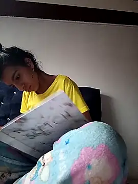 Snapshot of Ariell_Kieran chatting on February 17, 8:38 pm Ariell Kieran online show from February 17, 8:38 pm
